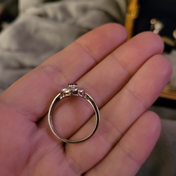 Sterling silver ring with clear and brown stones - Picture 2 of 3